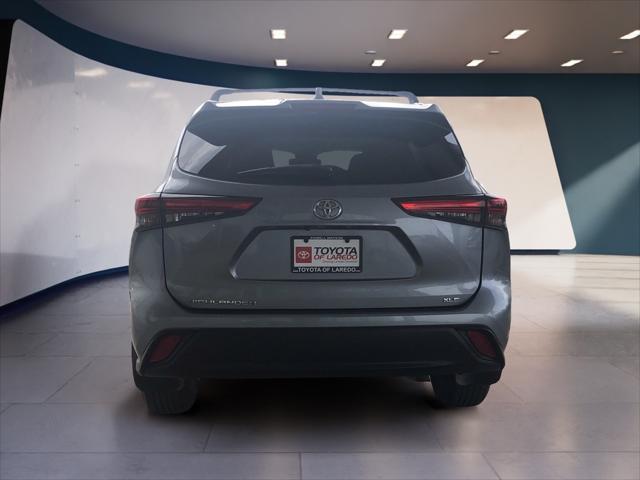 used 2020 Toyota Highlander car, priced at $26,995