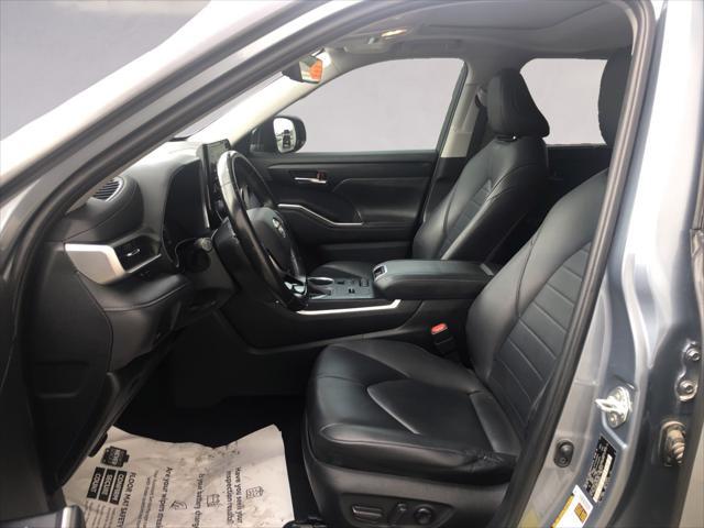 used 2020 Toyota Highlander car, priced at $26,995