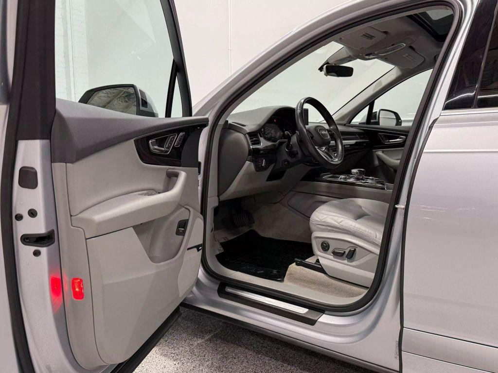 used 2017 Audi Q7 car, priced at $17,995