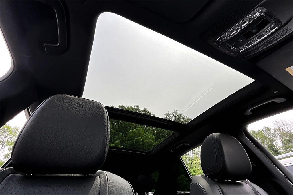 used 2025 Mercedes-Benz GLE 450 car, priced at $70,999