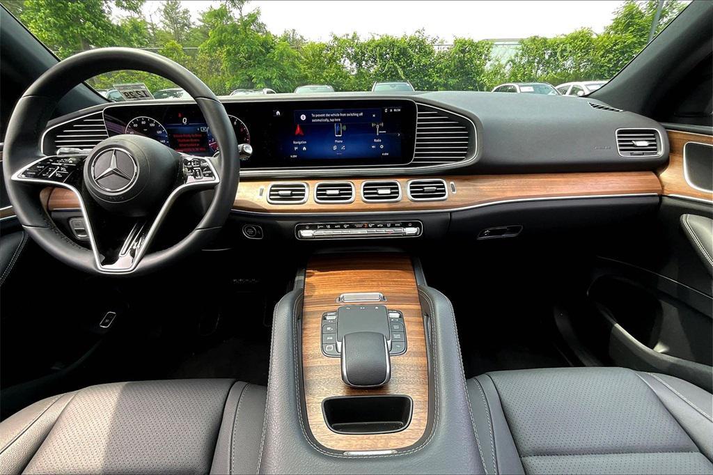 used 2025 Mercedes-Benz GLE 450 car, priced at $70,999