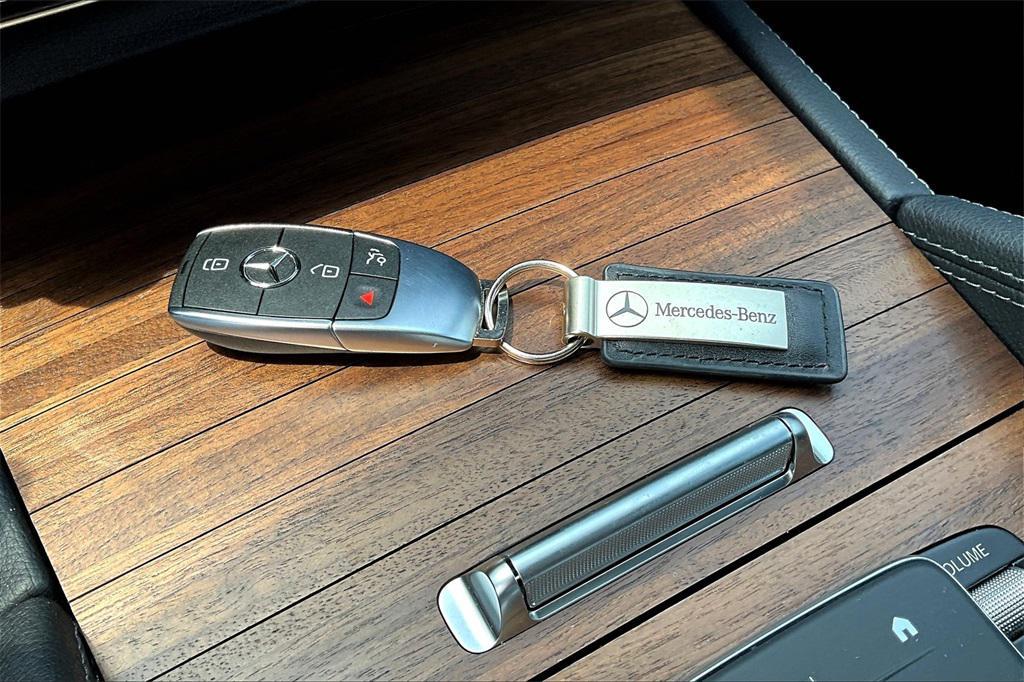 used 2025 Mercedes-Benz GLE 450 car, priced at $70,999