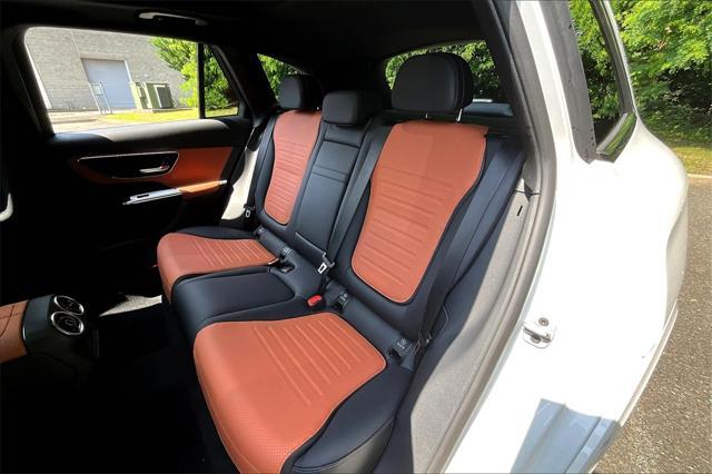 new 2025 Mercedes-Benz GLC 300 car, priced at $58,005
