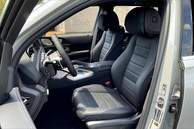 new 2025 Mercedes-Benz GLS 580 car, priced at $124,660