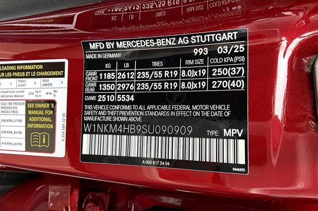 new 2025 Mercedes-Benz GLC 300 car, priced at $59,950