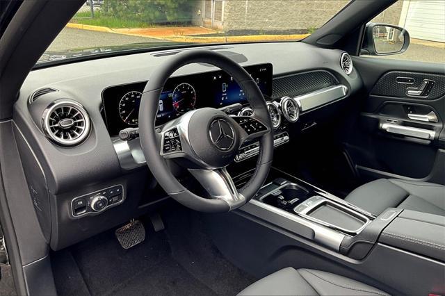 new 2025 Mercedes-Benz GLB 250 car, priced at $49,595