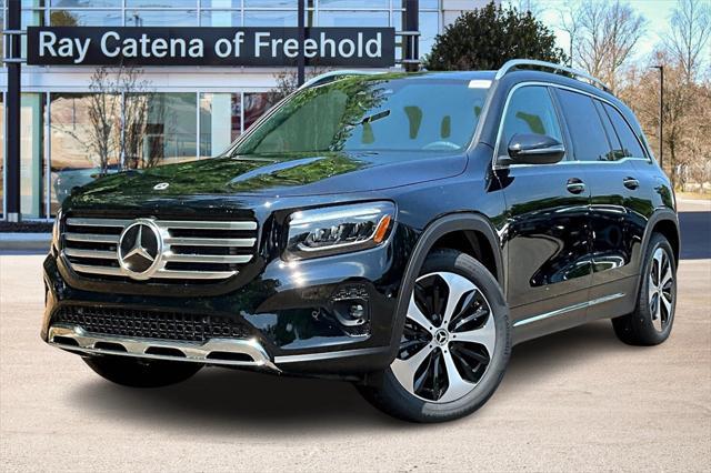 new 2024 Mercedes-Benz GLB 250 car, priced at $53,815