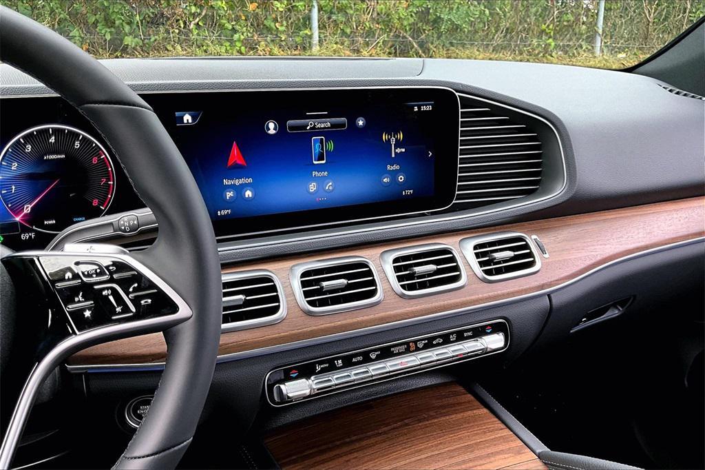 new 2025 Mercedes-Benz GLE 450 car, priced at $75,795