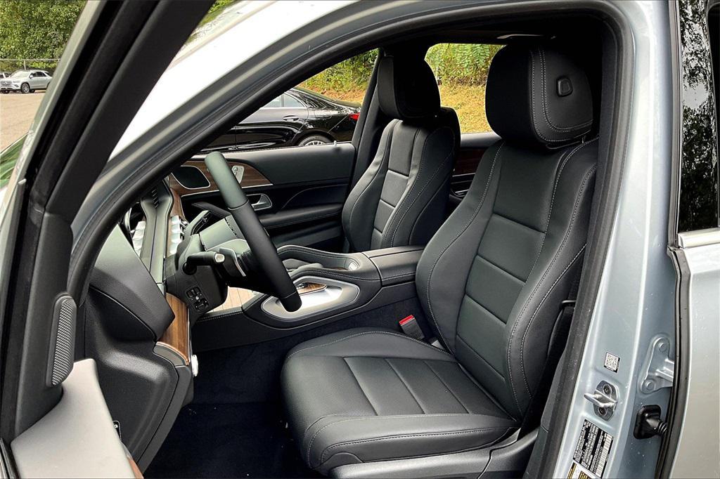 new 2025 Mercedes-Benz GLE 450 car, priced at $75,795