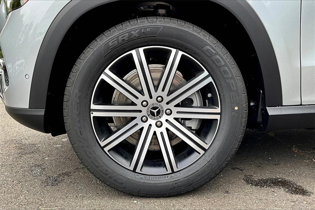 new 2025 Mercedes-Benz GLE 450 car, priced at $75,795