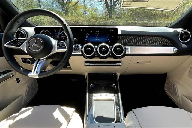 new 2025 Mercedes-Benz GLB 250 car, priced at $49,595