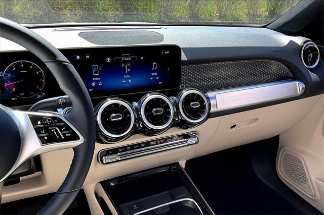 new 2025 Mercedes-Benz GLB 250 car, priced at $49,595