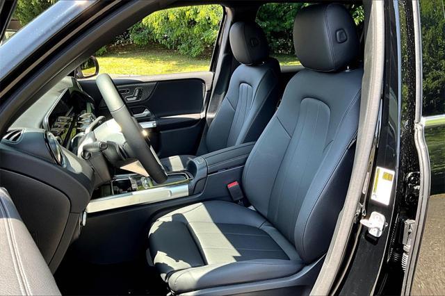 new 2025 Mercedes-Benz GLB 250 car, priced at $49,595