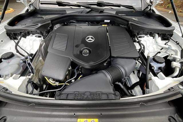 new 2025 Mercedes-Benz GLC 300 car, priced at $54,085