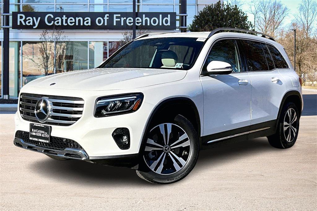 used 2025 Mercedes-Benz GLB 250 car, priced at $43,999