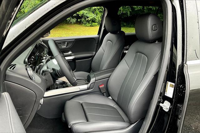 new 2025 Mercedes-Benz GLB 250 car, priced at $51,095