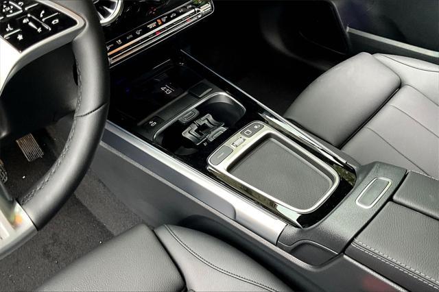 new 2025 Mercedes-Benz GLB 250 car, priced at $51,095