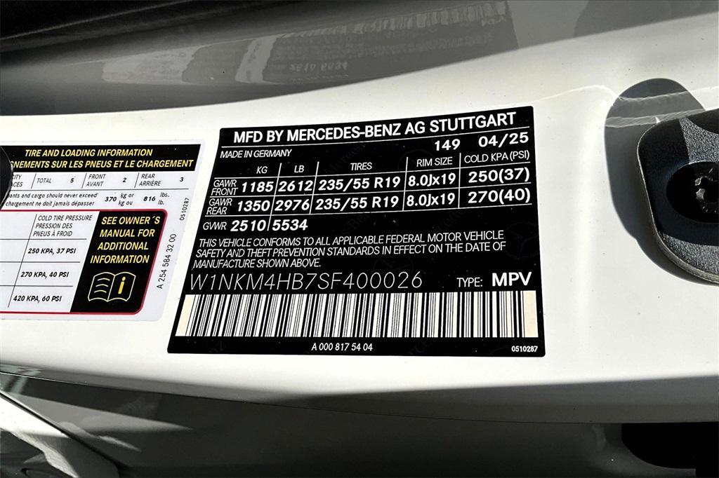 new 2025 Mercedes-Benz GLC 300 car, priced at $53,035