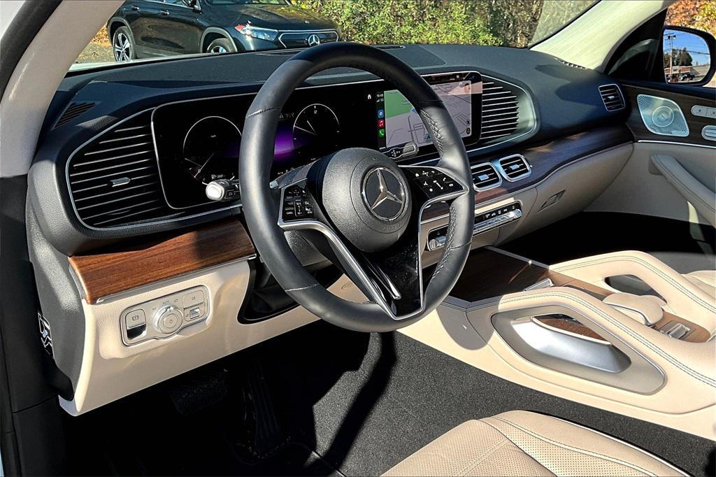 new 2025 Mercedes-Benz GLE 580 car, priced at $99,030