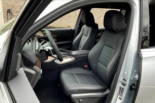 new 2025 Mercedes-Benz GLS 450 car, priced at $95,365