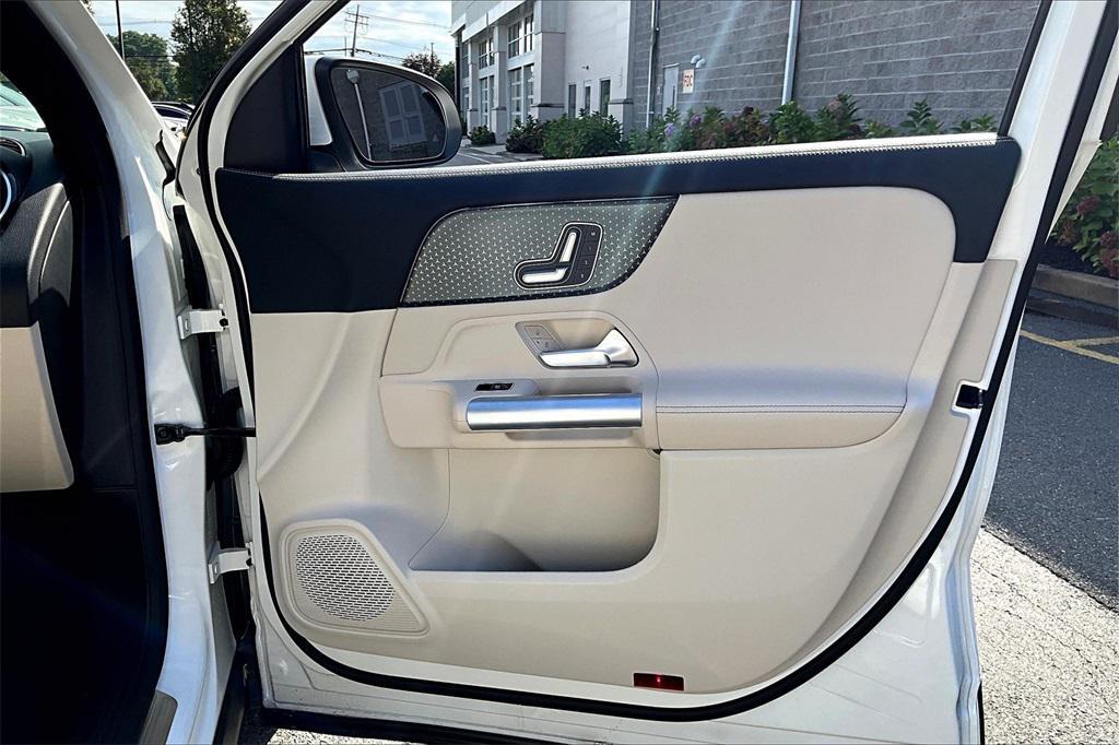 used 2025 Mercedes-Benz GLA 250 car, priced at $41,799