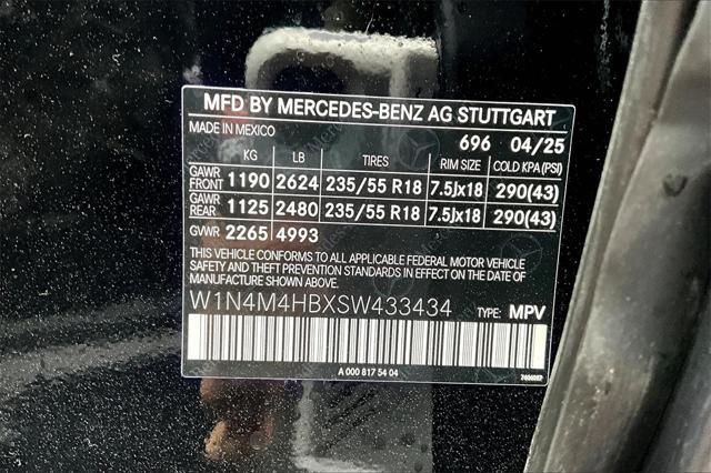 new 2025 Mercedes-Benz GLB 250 car, priced at $49,595