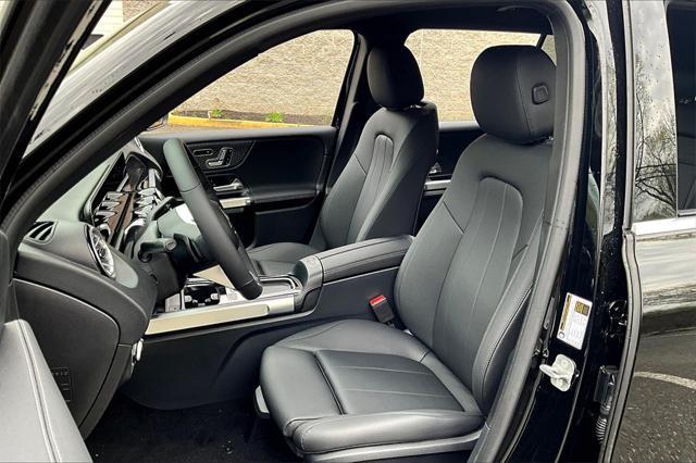 new 2025 Mercedes-Benz GLB 250 car, priced at $49,595