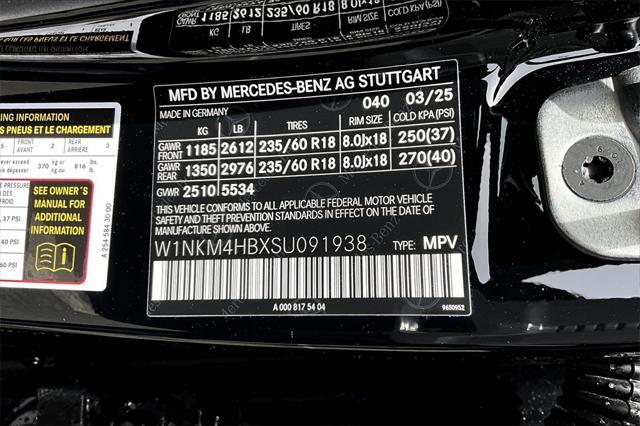 new 2025 Mercedes-Benz GLC 300 car, priced at $54,185