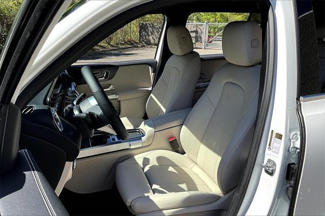 new 2025 Mercedes-Benz GLB 250 car, priced at $49,595