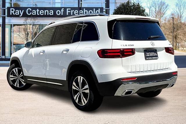 new 2025 Mercedes-Benz GLB 250 car, priced at $49,595
