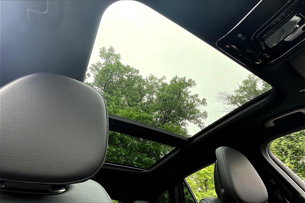 used 2025 Mercedes-Benz GLC 300 car, priced at $55,999