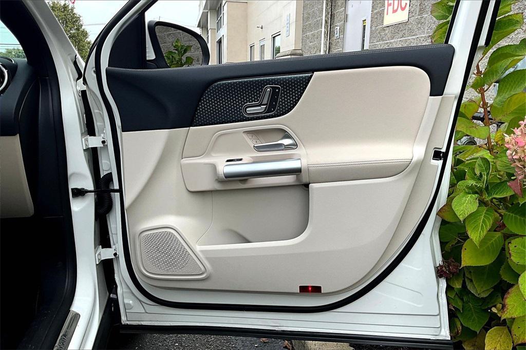 used 2025 Mercedes-Benz GLA 250 car, priced at $41,999