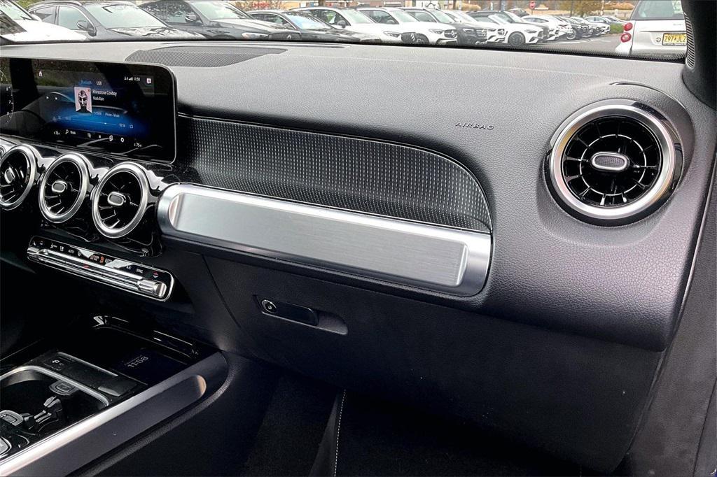 used 2021 Mercedes-Benz GLB 250 car, priced at $29,995