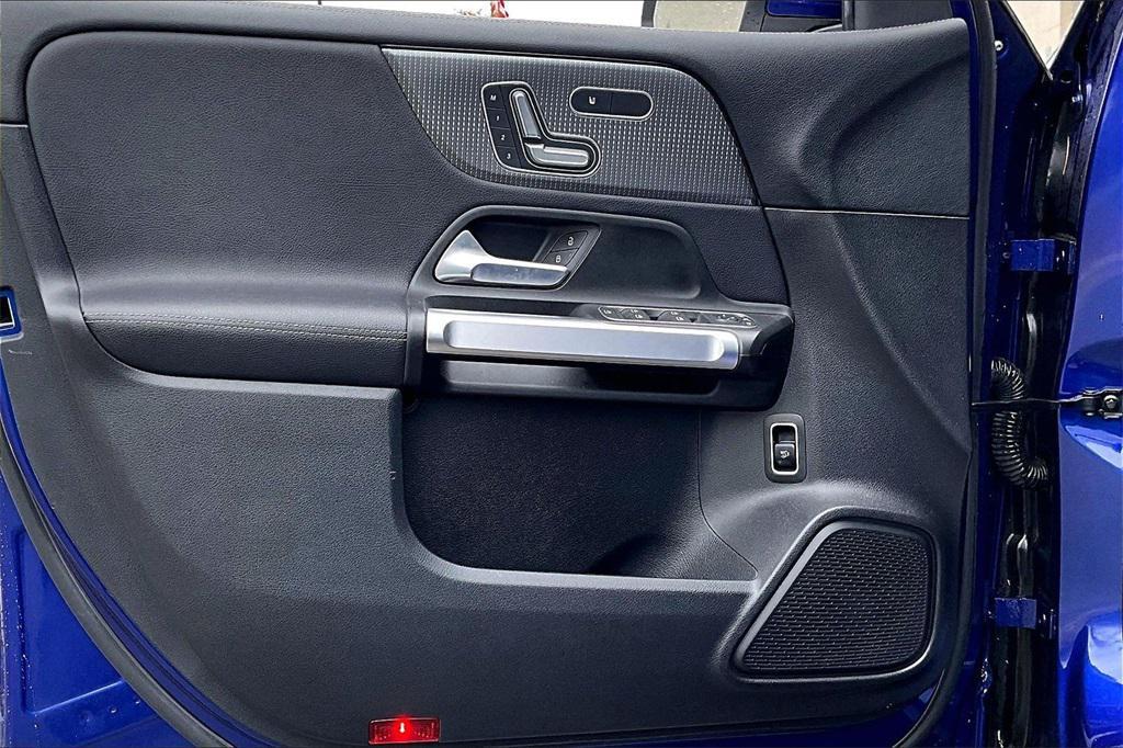 used 2021 Mercedes-Benz GLB 250 car, priced at $29,995