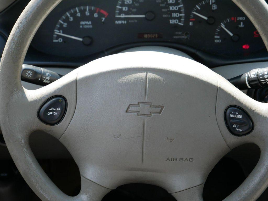 used 2005 Chevrolet Classic car, priced at $1,487