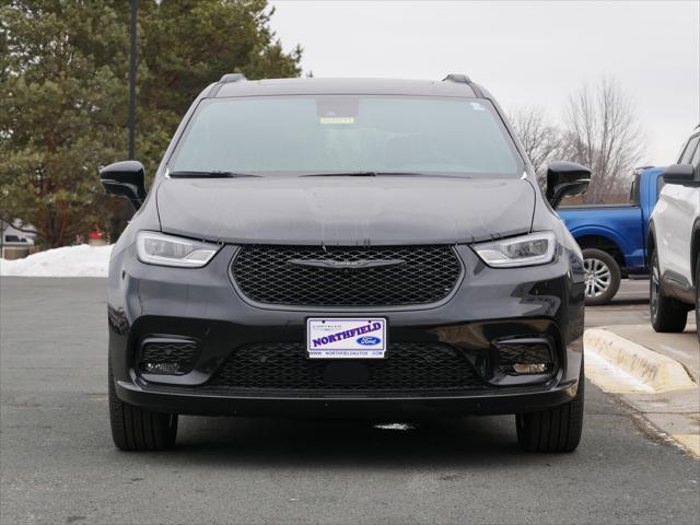 new 2025 Chrysler Pacifica car, priced at $50,462