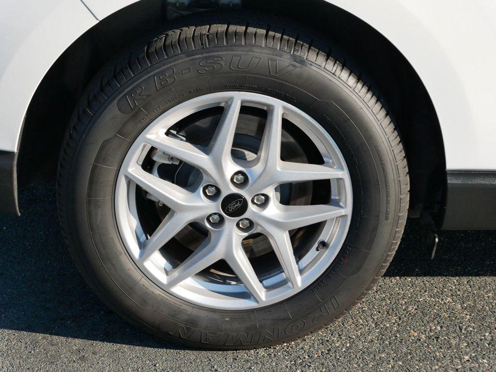used 2024 Ford Edge car, priced at $22,987