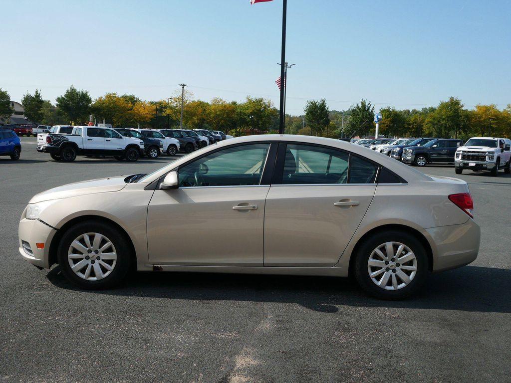 used 2011 Chevrolet Cruze car, priced at $1,087