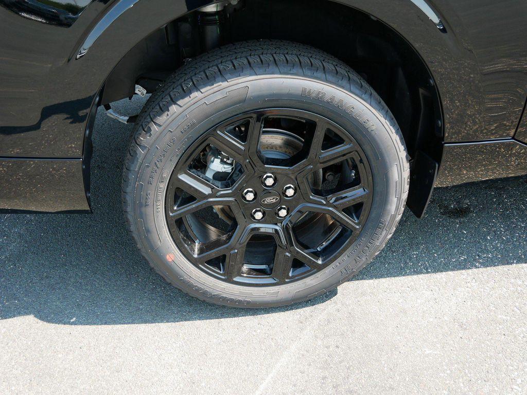new 2025 Ford Maverick car, priced at $35,684