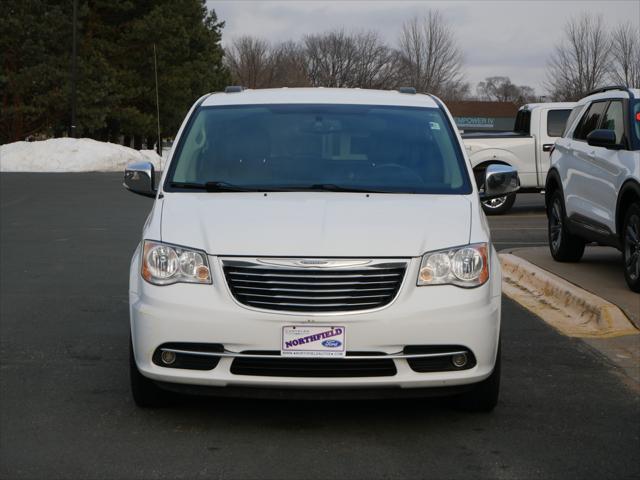 used 2015 Chrysler Town & Country car