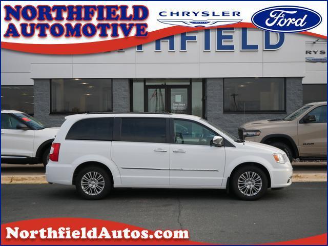 used 2015 Chrysler Town & Country car