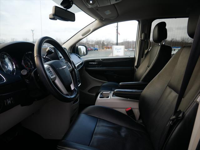 used 2015 Chrysler Town & Country car