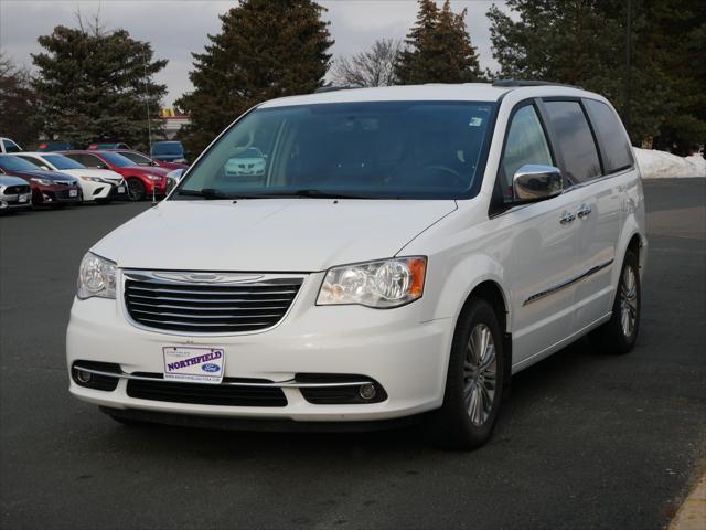 used 2015 Chrysler Town & Country car