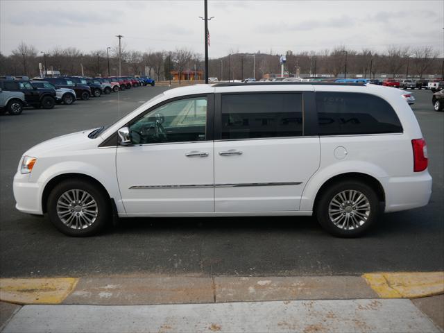 used 2015 Chrysler Town & Country car