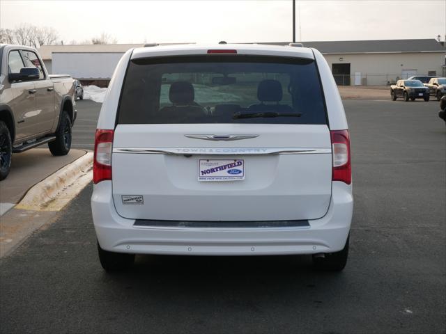 used 2015 Chrysler Town & Country car