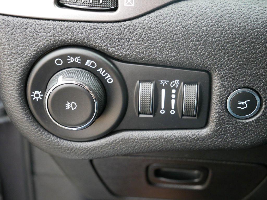 used 2019 Jeep Cherokee car, priced at $10,987