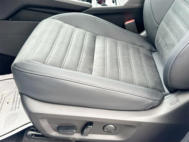 new 2025 Mitsubishi Outlander PHEV car, priced at $36,360