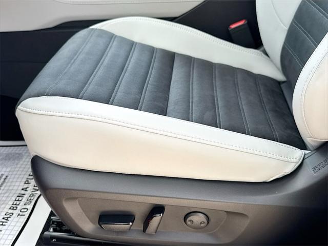 new 2025 Mitsubishi Outlander car, priced at $28,909