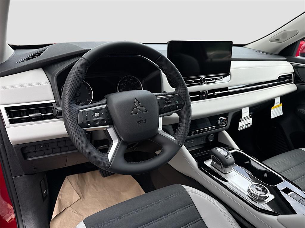new 2025 Mitsubishi Outlander car, priced at $25,724
