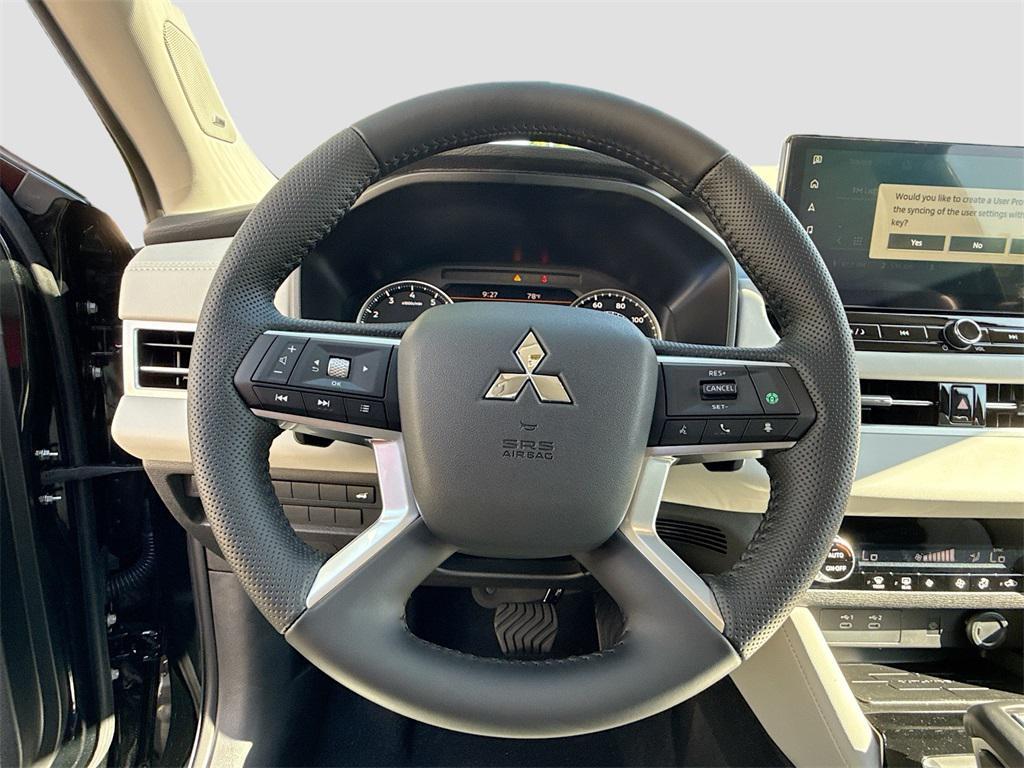new 2025 Mitsubishi Outlander car, priced at $25,927